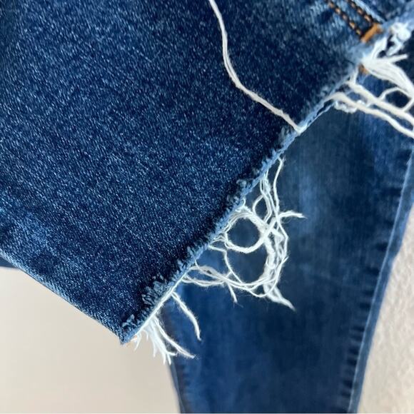 Old Navy Mid-Rise Boyfriend Crop Denim Jeans Raw Hem 4 - Picture 3 of 7